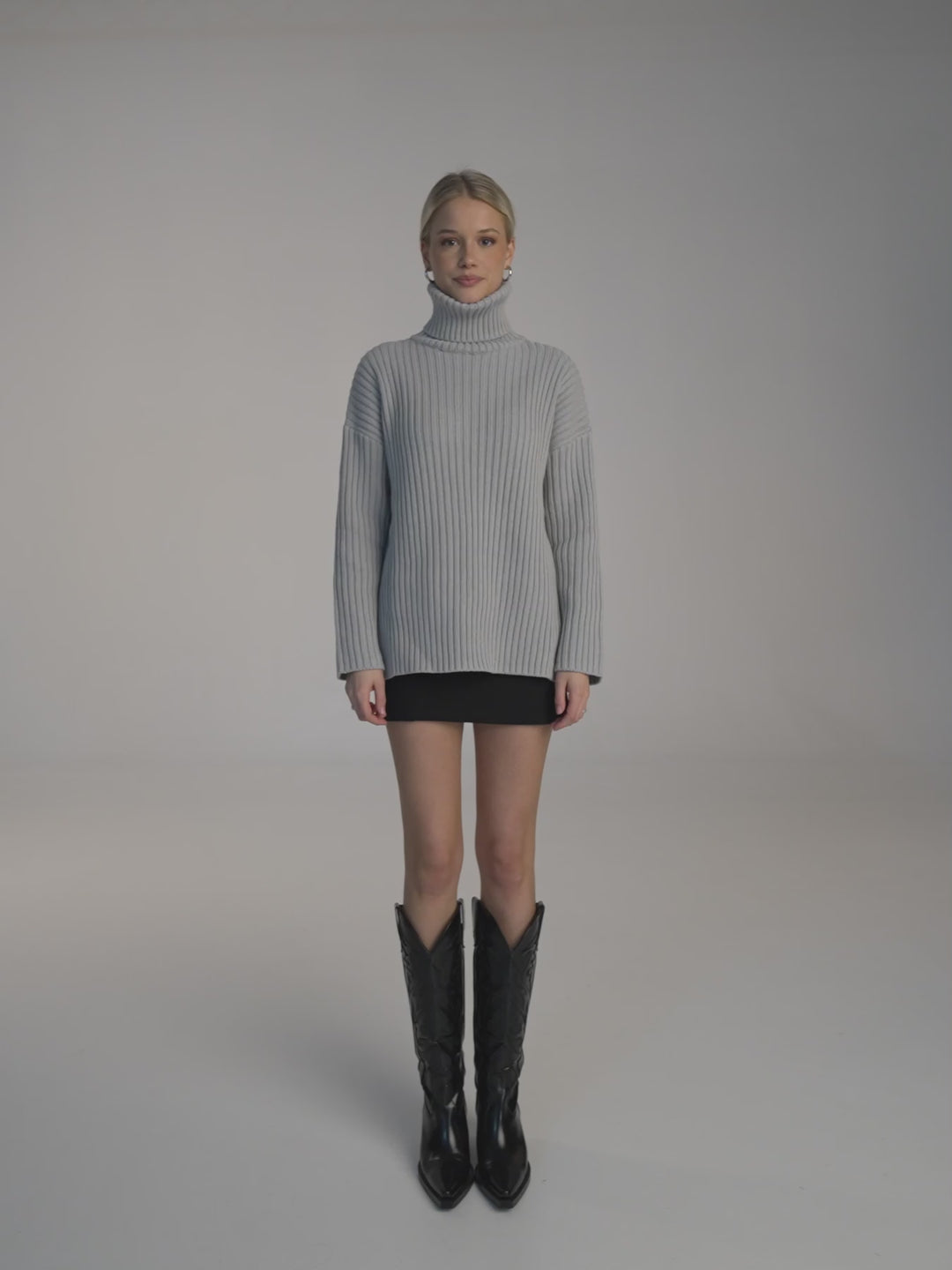 KNITTED - Rollneck Sweater • Fog