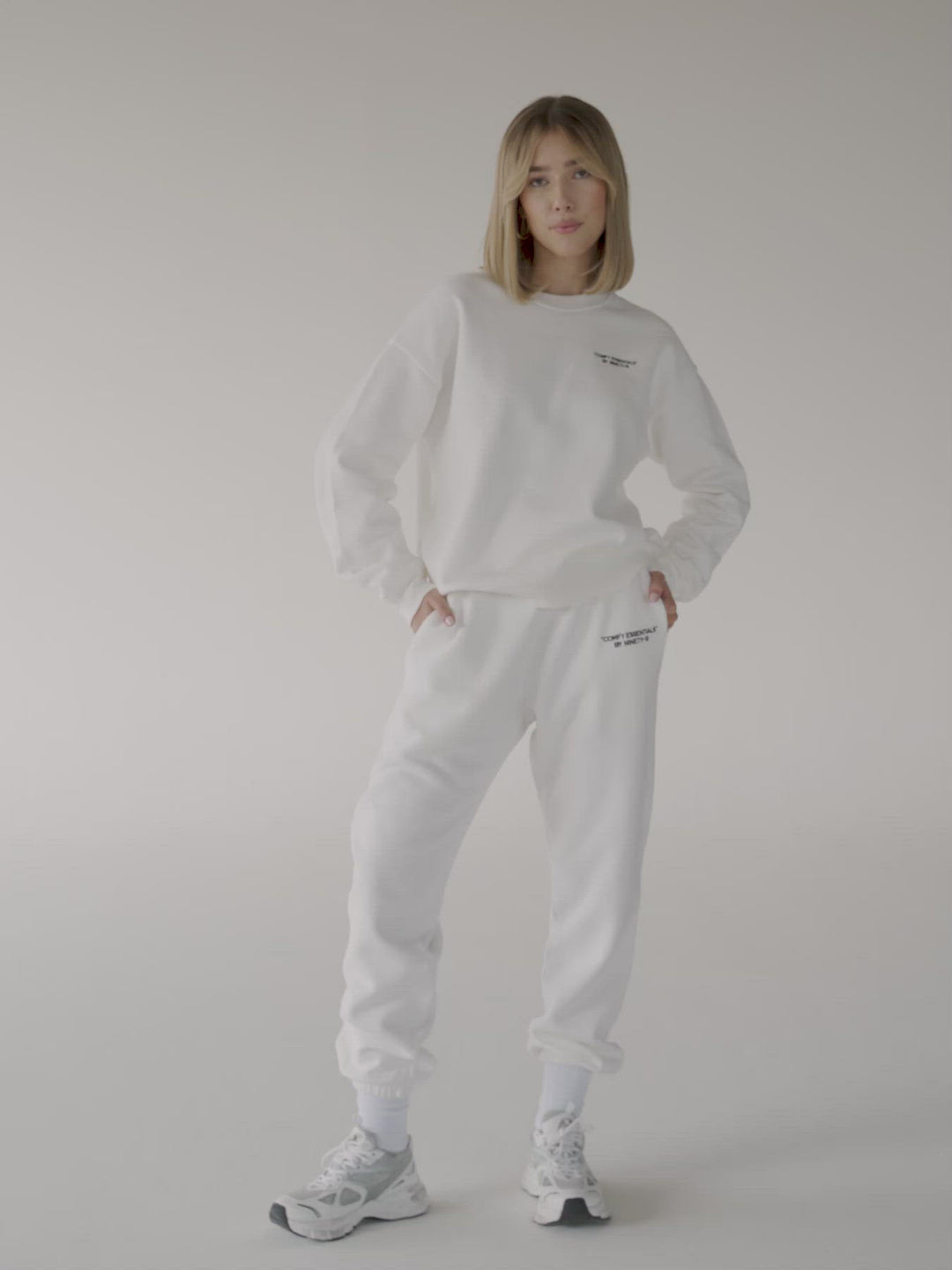 SET - ESSENTIALS - SWEATSHIRT AND SWEATPANTS • OFF-WHITE