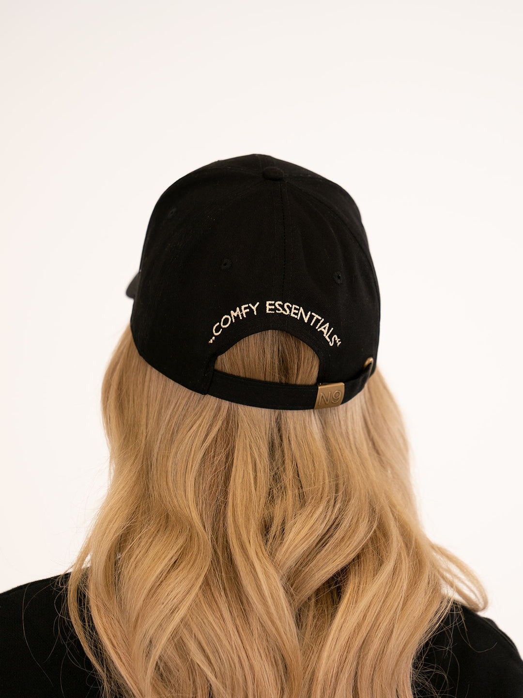 CHARLOTTE - Cap • Black