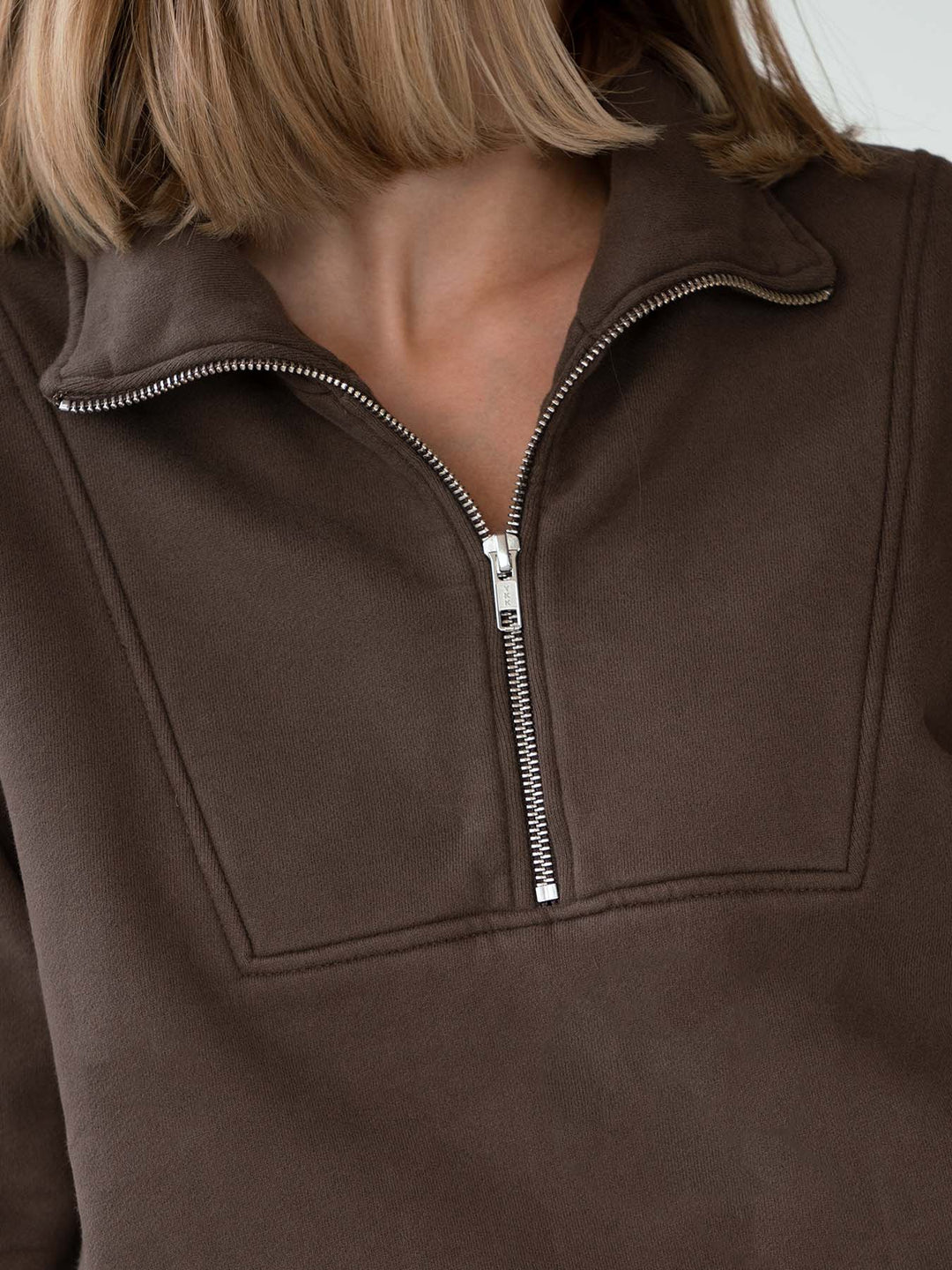 SET - ESSENTIALS - HALF-ZIP SWEATER AND SHORTS • BROWN