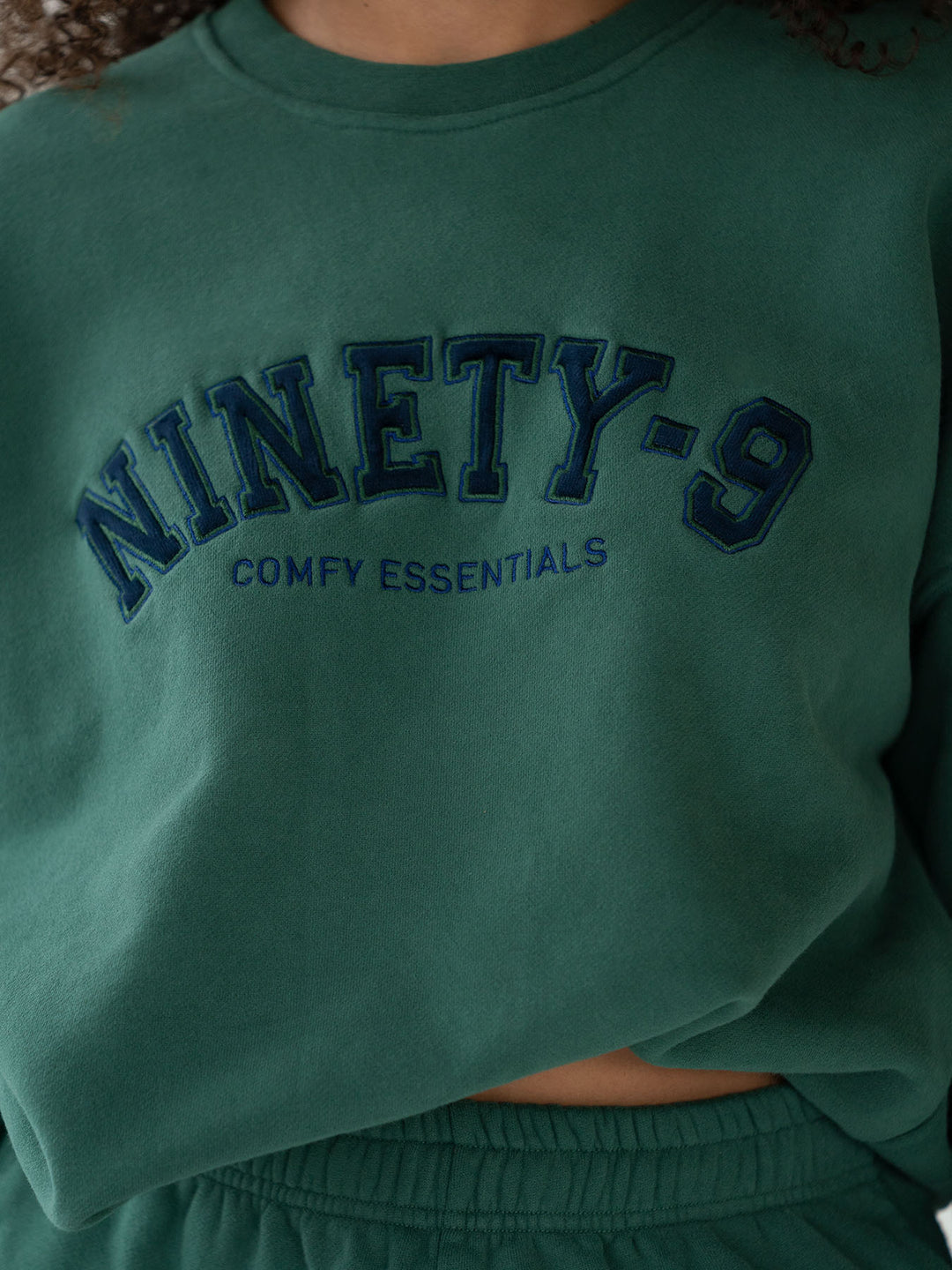 SET - ESSENTIALS - COLLEGE SWEATER AND SWEATPANTS • FOREST GREEN