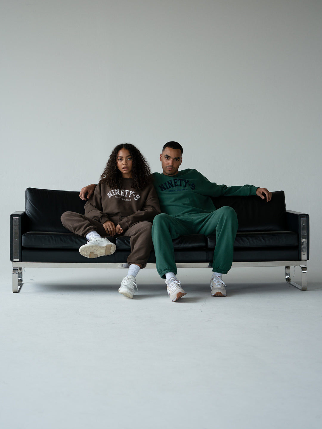 SET - ESSENTIALS - COLLEGE SWEATER AND SWEATPANTS • FOREST GREEN