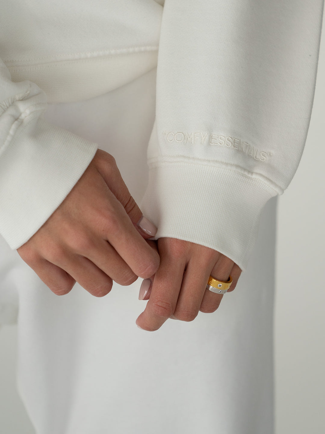 SET - ESSENTIALS - SWEATSHIRT AND SWEATPANTS • OFF-WHITE