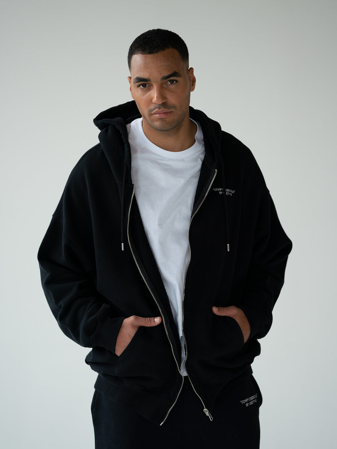 ESSENTIALS - Zipper Hoodie  •  Black