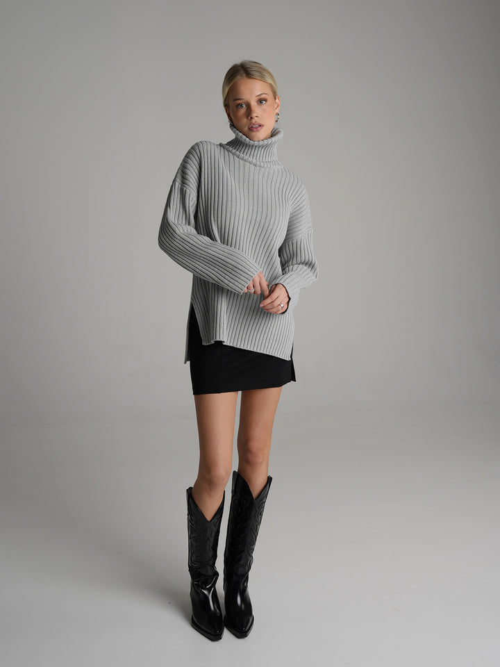 KNITTED - Rollneck Sweater • Fog