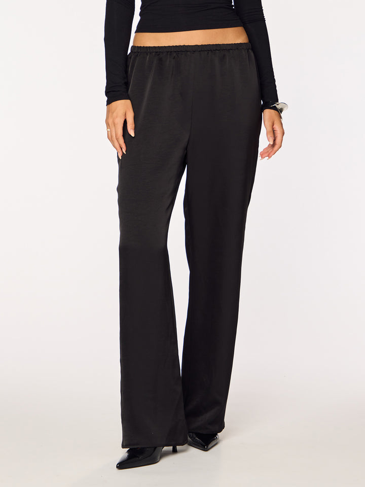 IVY - Straight Leg Pants • Black