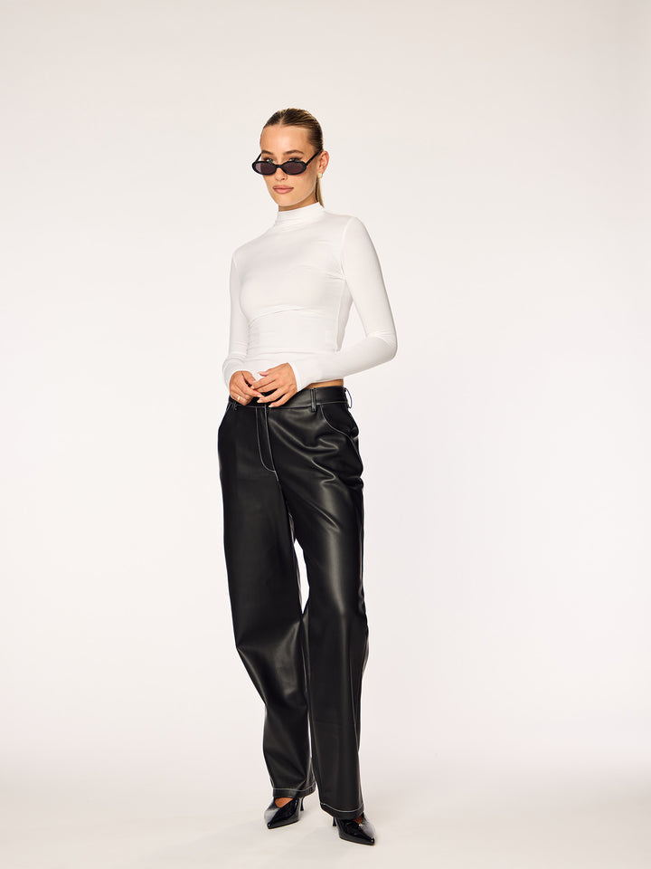 CORE - Turtleneck Longsleeve • White
