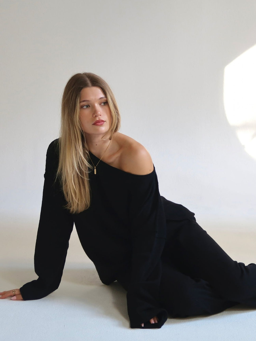 FAYE - Off-Shoulder Sweater • Black