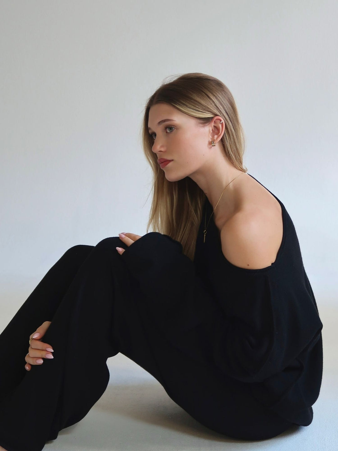 FAYE - Off-Shoulder Sweater • Black