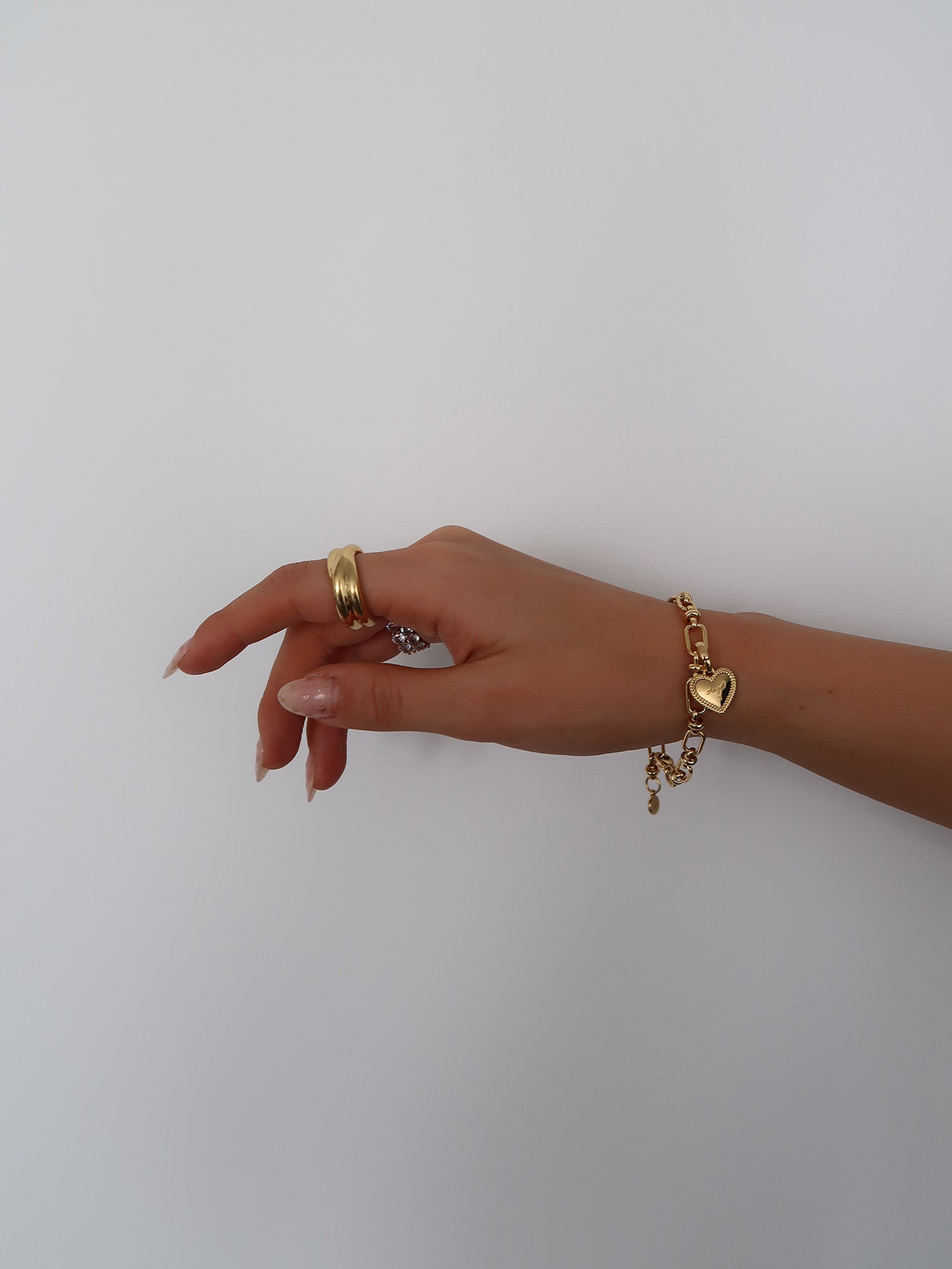ANGEL HEART - Charm • Color: 18K Yellow Gold – NINETY-9