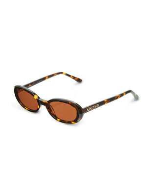 OVAL - Sunglasses • Brown Tortoise