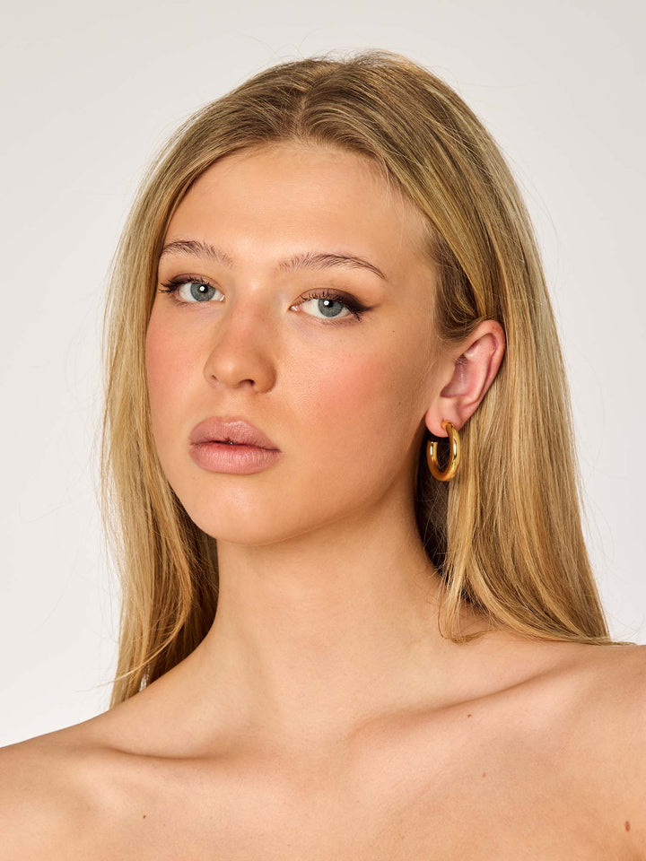 STAPLE Hoops Medium • Color: 18K Yellow Gold