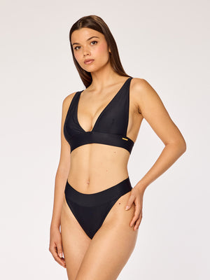 CAPRI - Triangle Top • Black