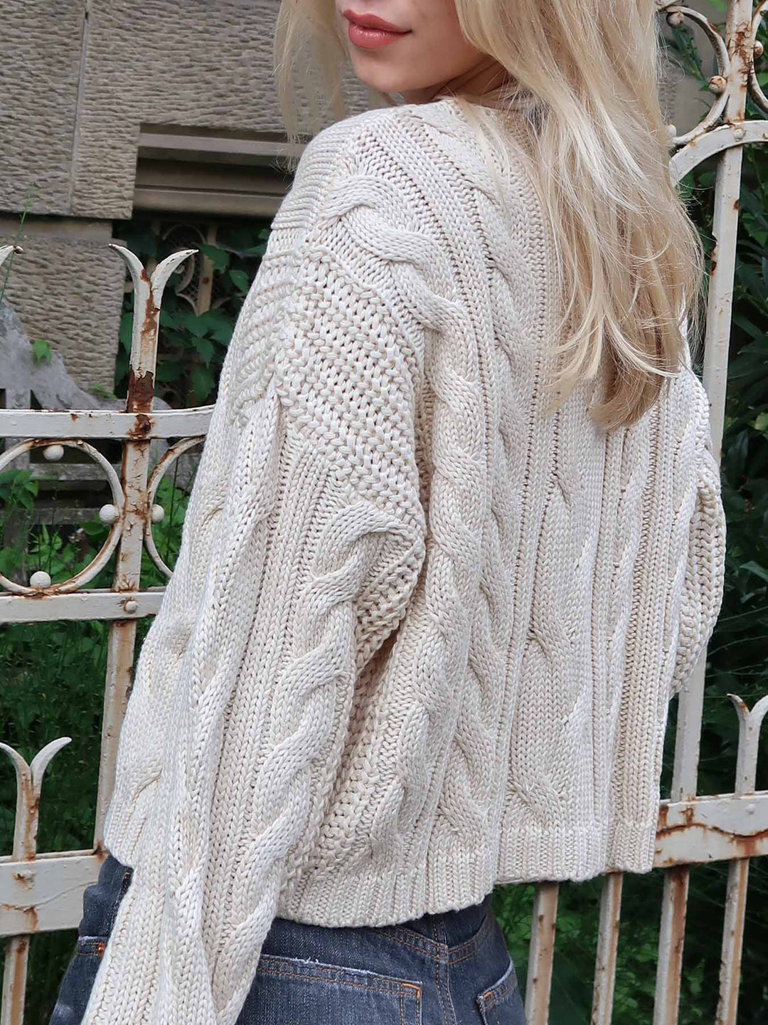 KNITTED - Cropped Braid Cardigan • Oatmeal