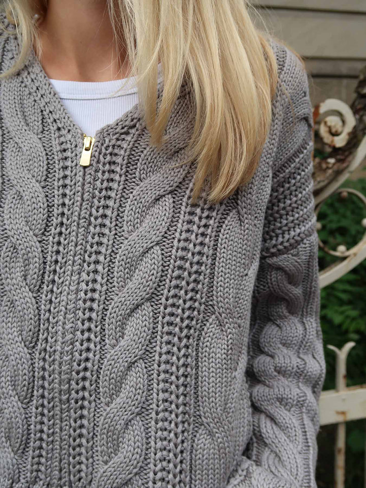 KNITTED - Cropped Braid Cardigan • Grey