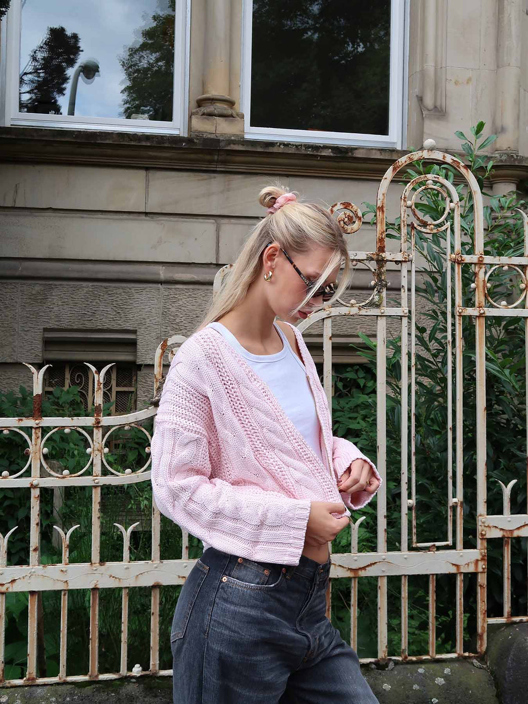 KNITTED - Cropped Braid Cardigan • Light Blossom