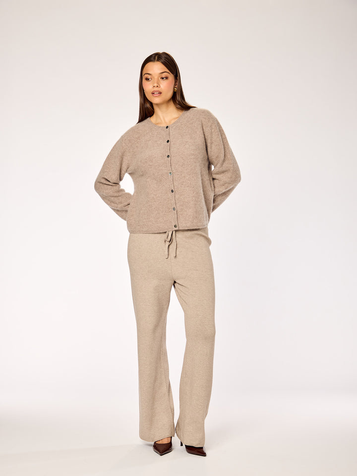 CASHMERE - Buttoned Cardigan • Mocha