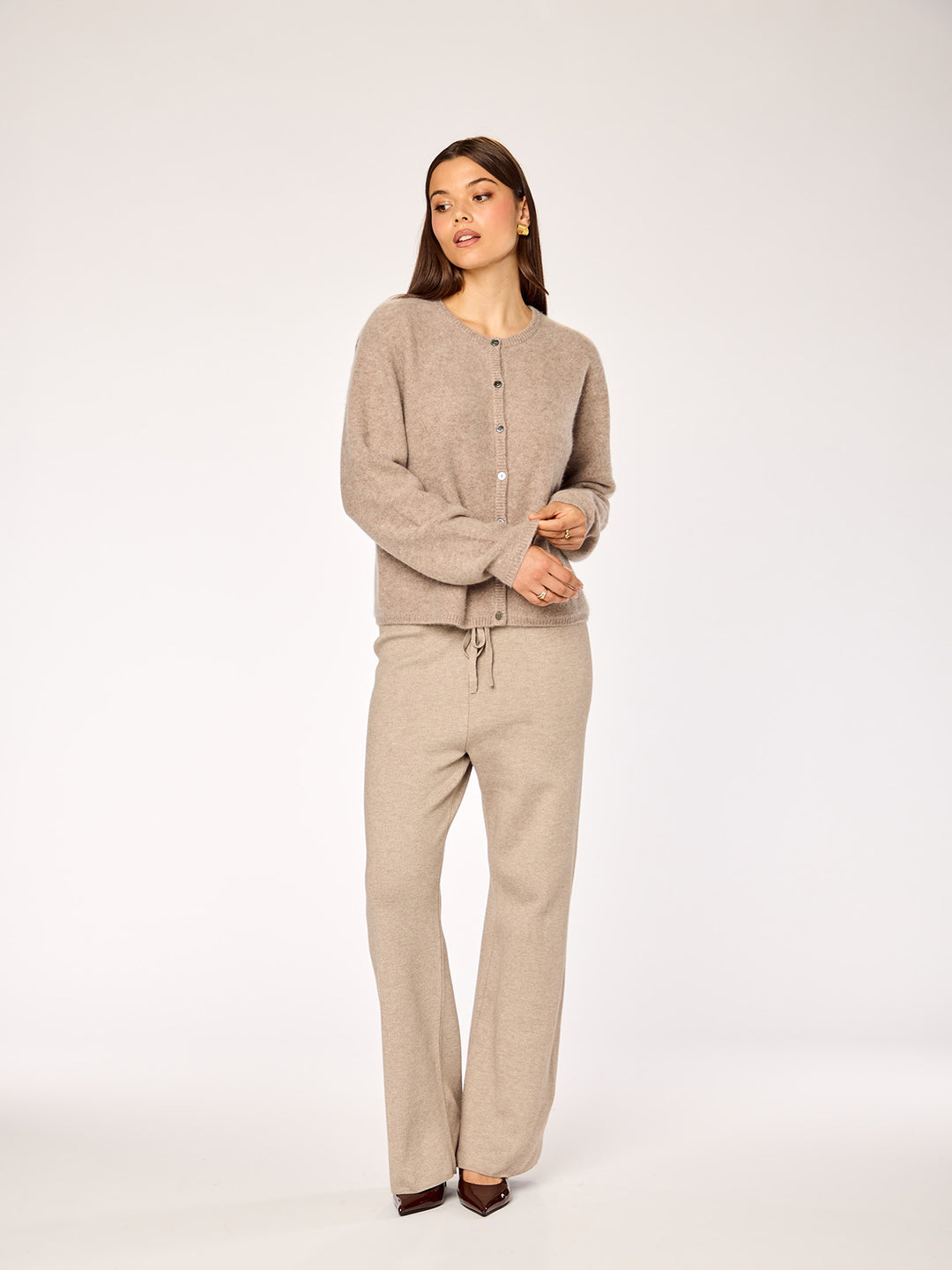 CASHMERE - Buttoned Cardigan • Mocha