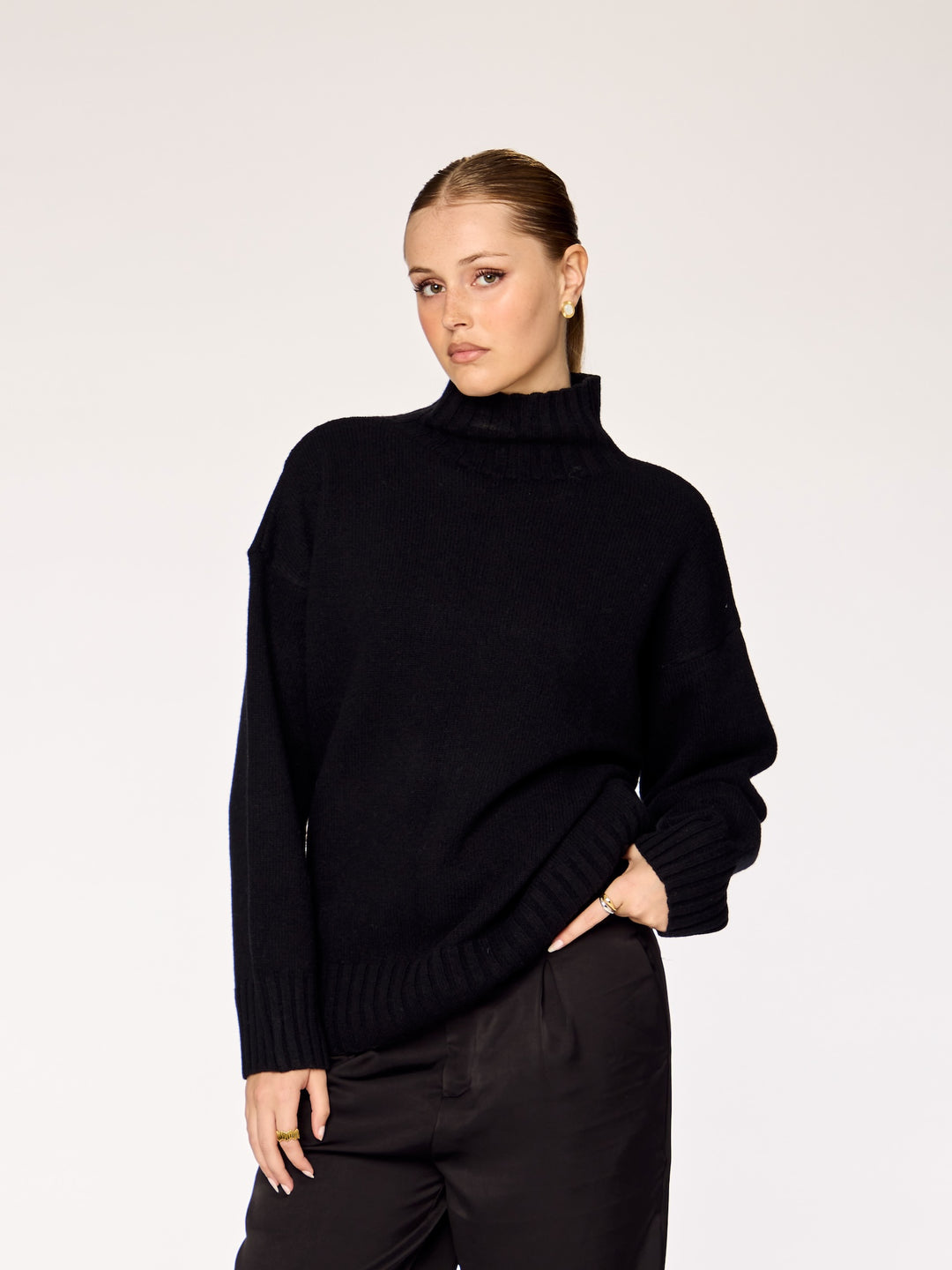 SORA - High Neck Sweater • Black
