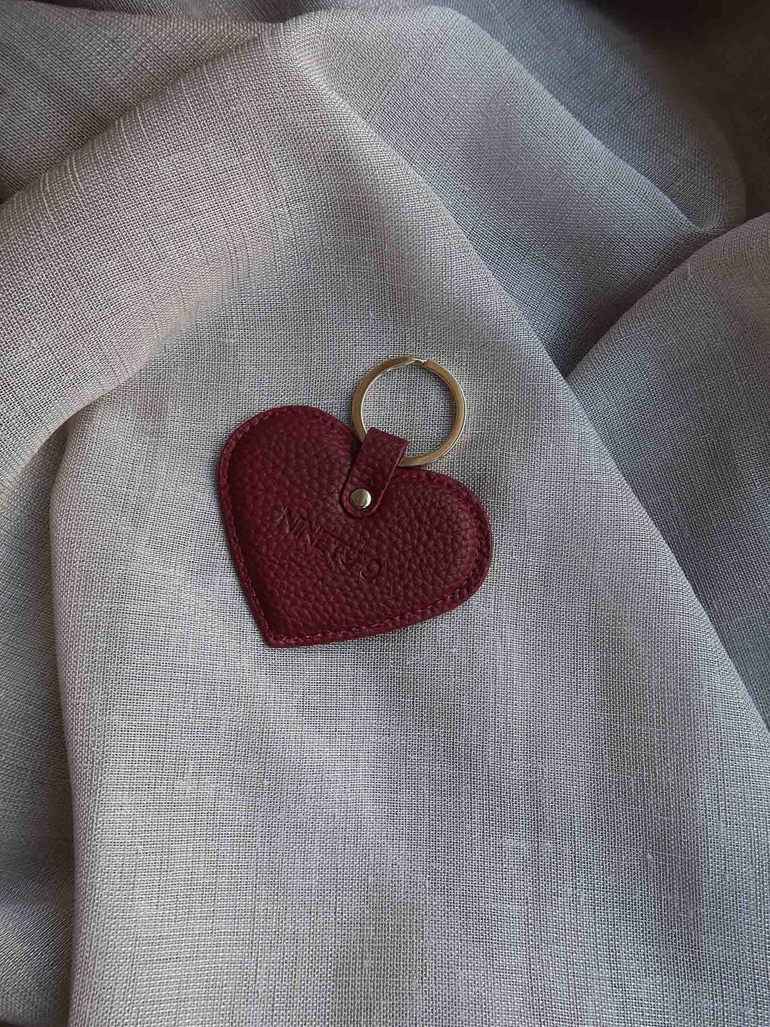 KIND-HEARTED - Key Ring • Bordeaux