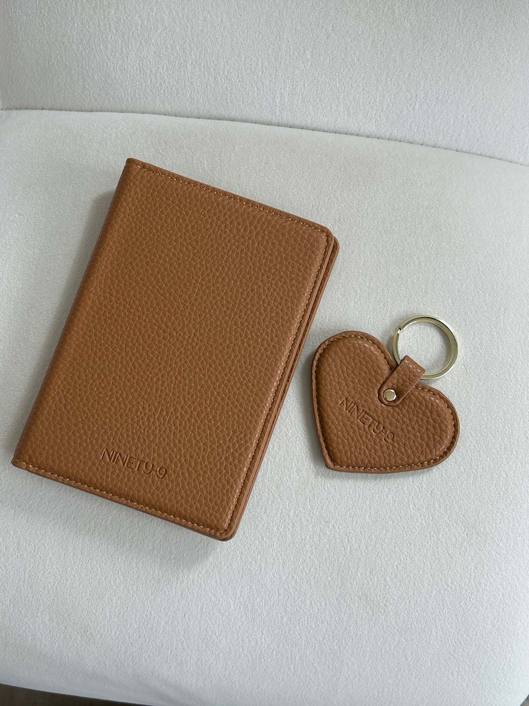 PASSPORT HOLDER • Camel