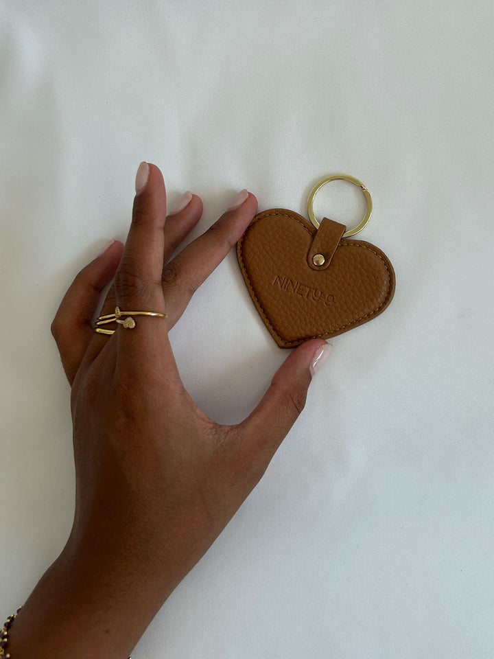 KIND-HEARTED - Key Ring • Camel