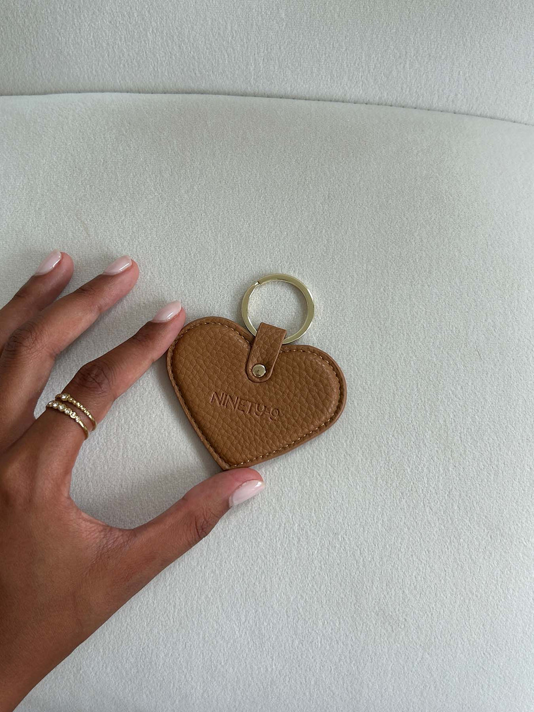 KIND-HEARTED - Key Ring • Camel