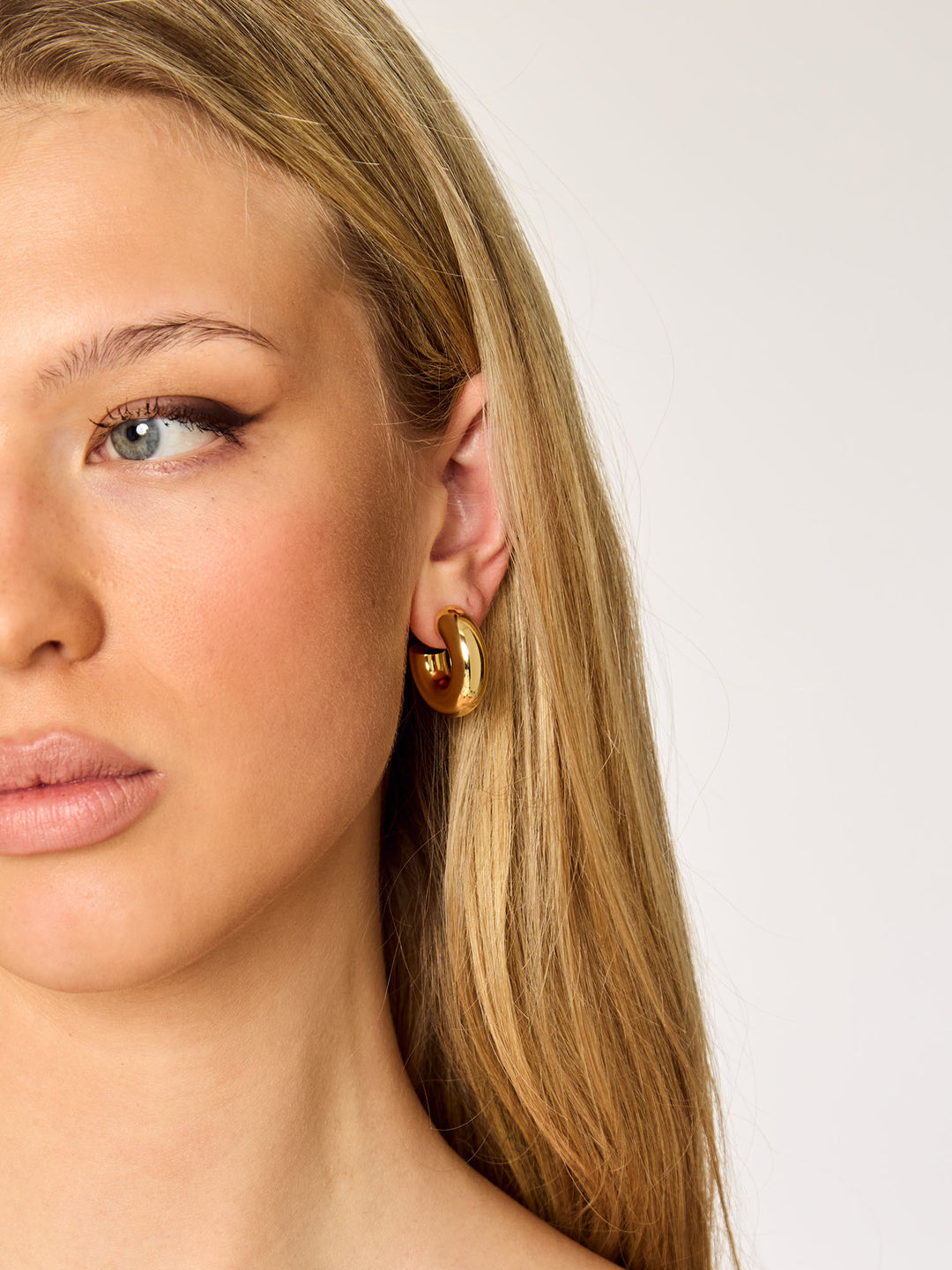 CHUNKY - Hoops • Color: 18K Yellow Gold