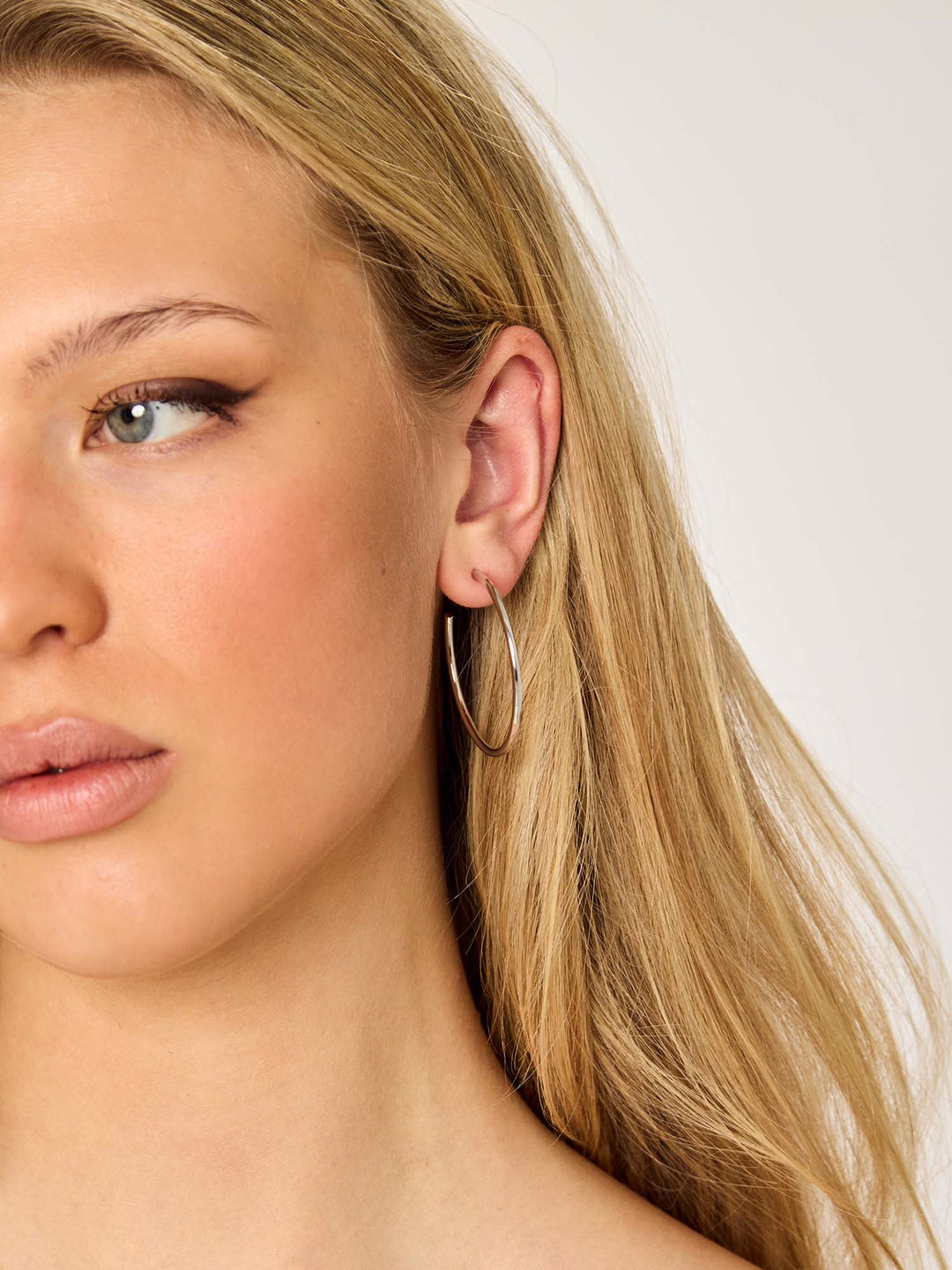 MINIMAL - Hoops • Color: White Gold