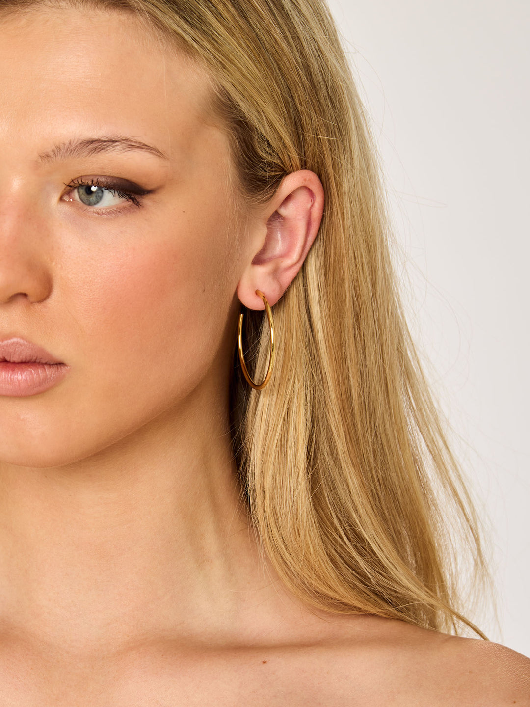 MINIMAL - Hoops • Color: 18K Yellow Gold