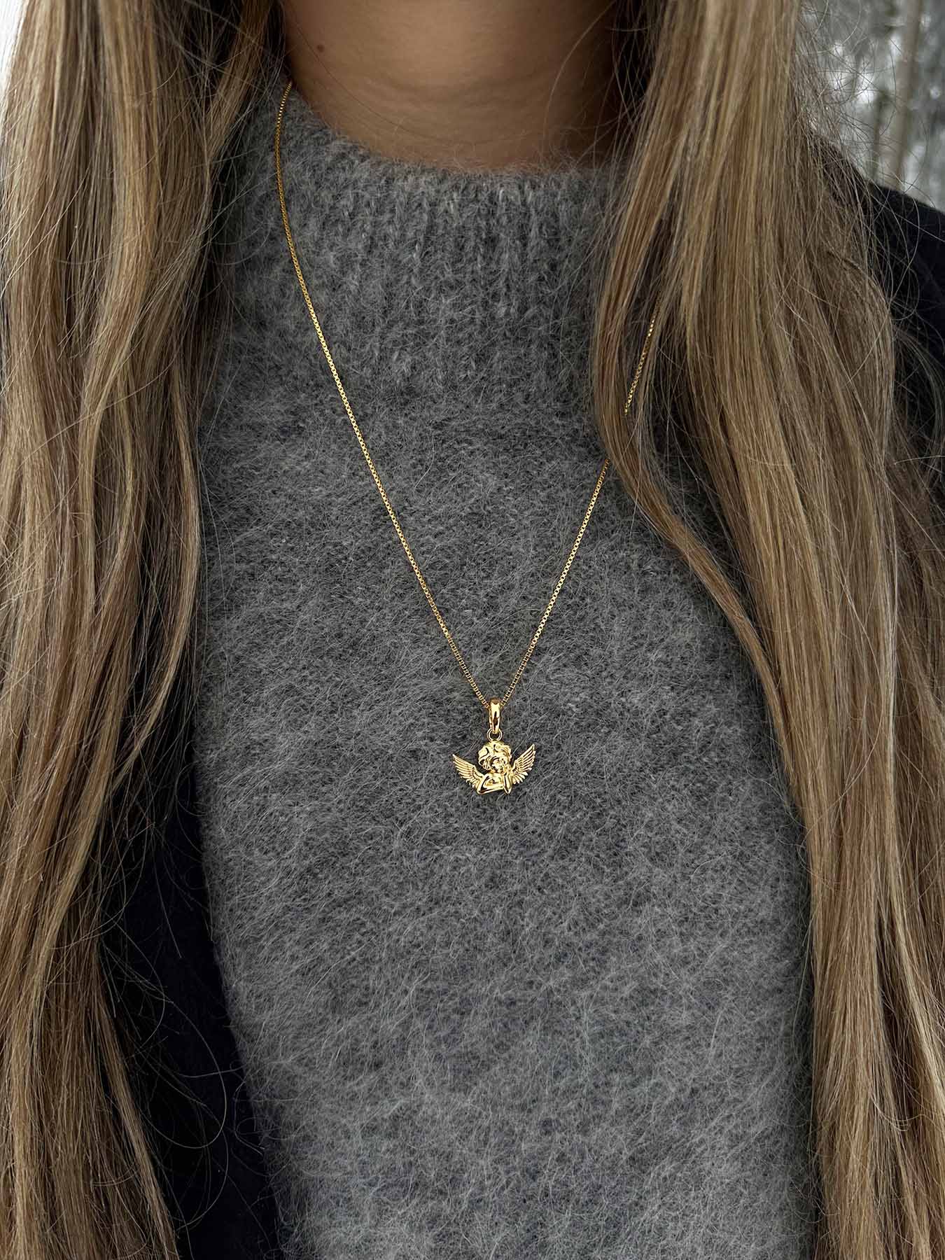 18k gold angel pendant hotsell
