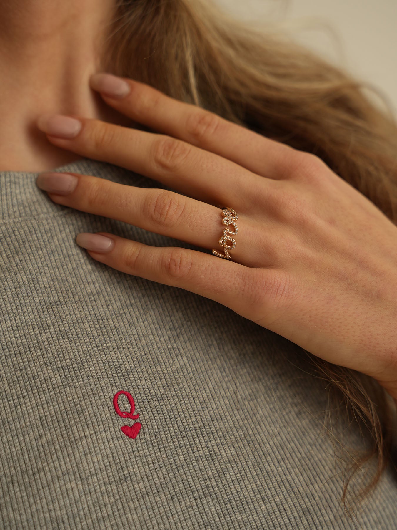 V name gold ring sales