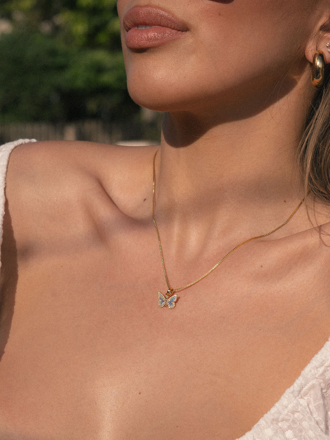 BUTTERFLY - Charm • Color: 18K Yellow Gold