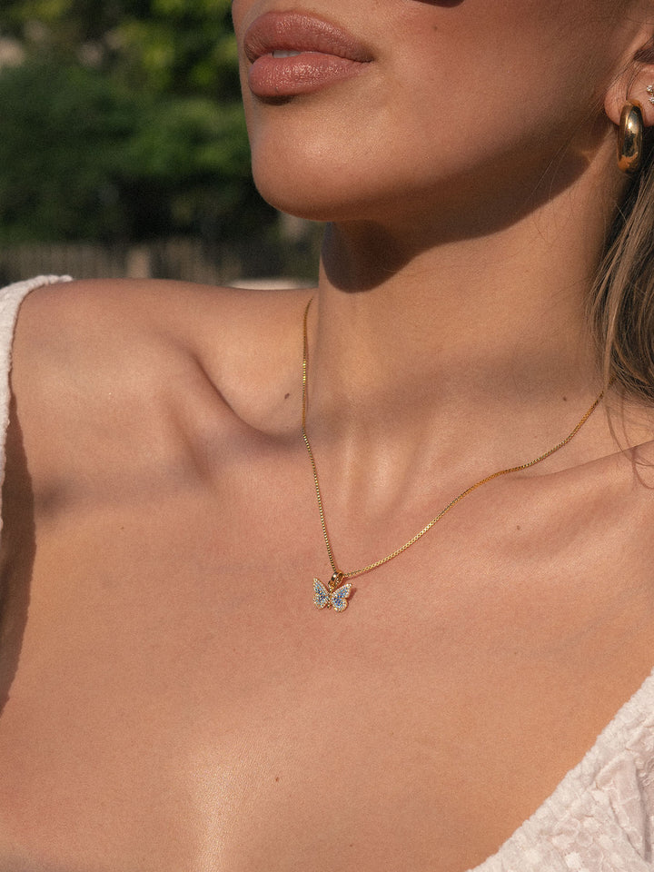 BUTTERFLY - Charm • Color: 18K Yellow Gold