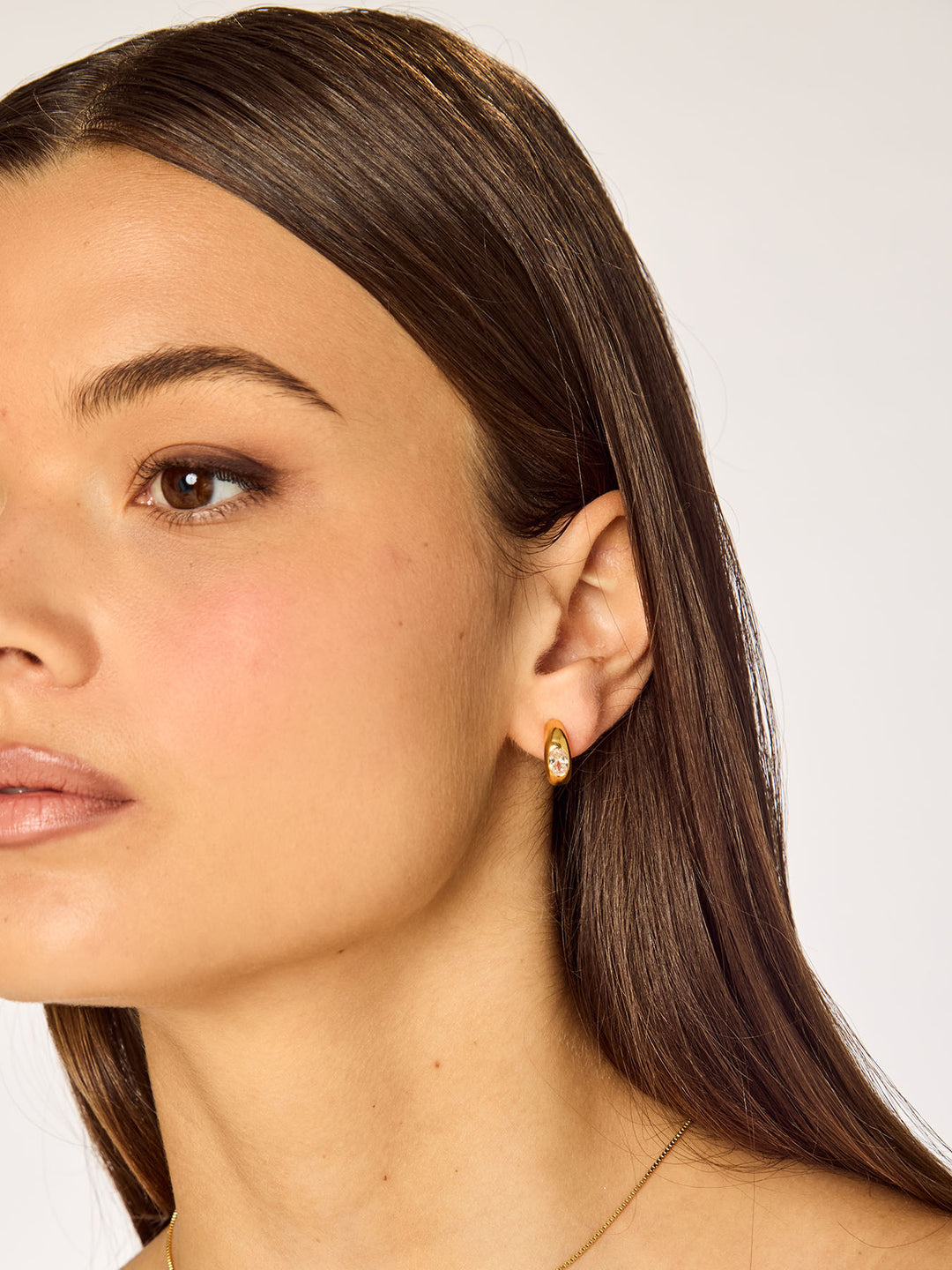 CHUNKY OVAL - Earrings • Color: 18K Yellow Gold