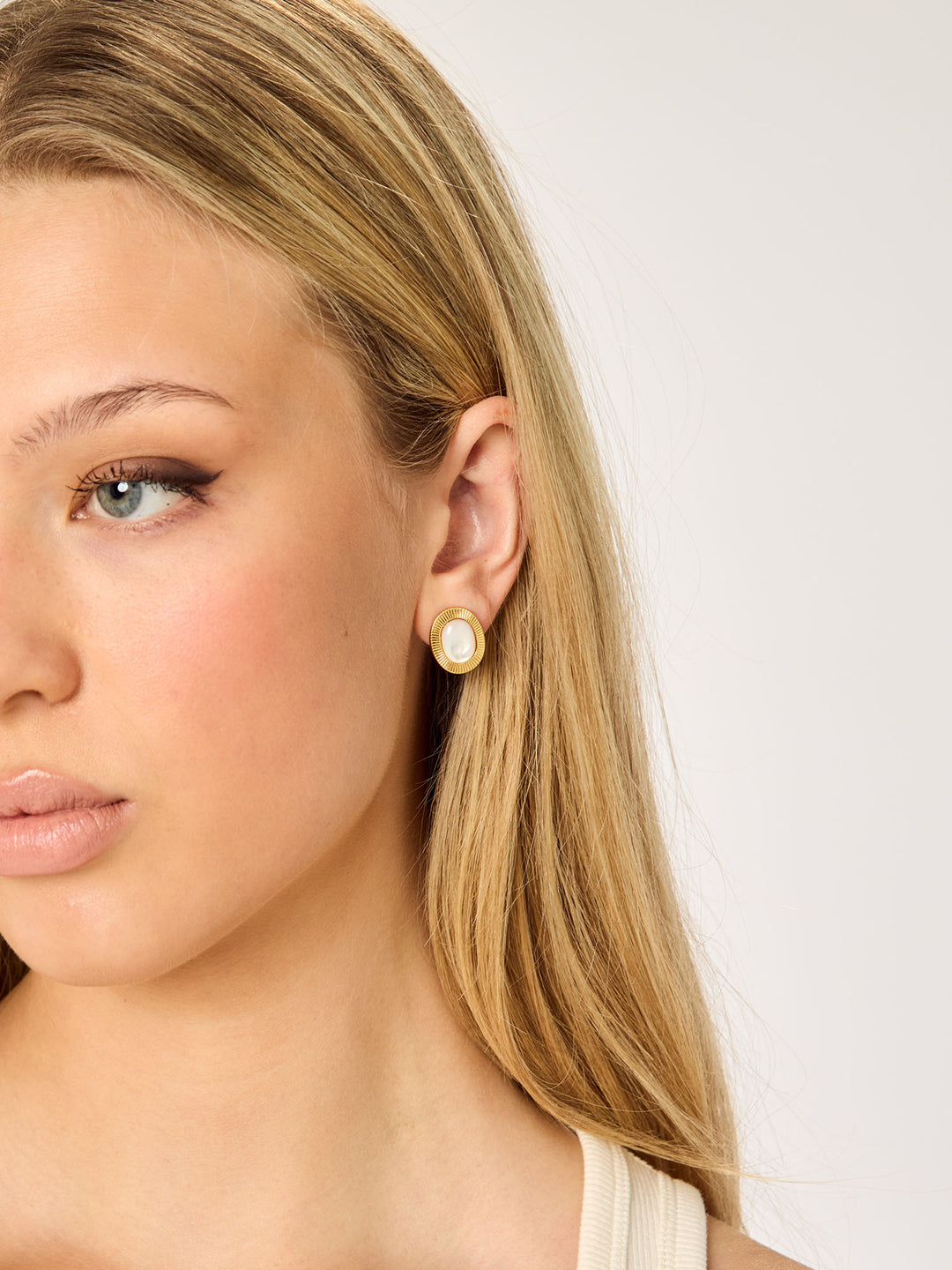 EVE - Earrings • Color: 18K Yellow Gold