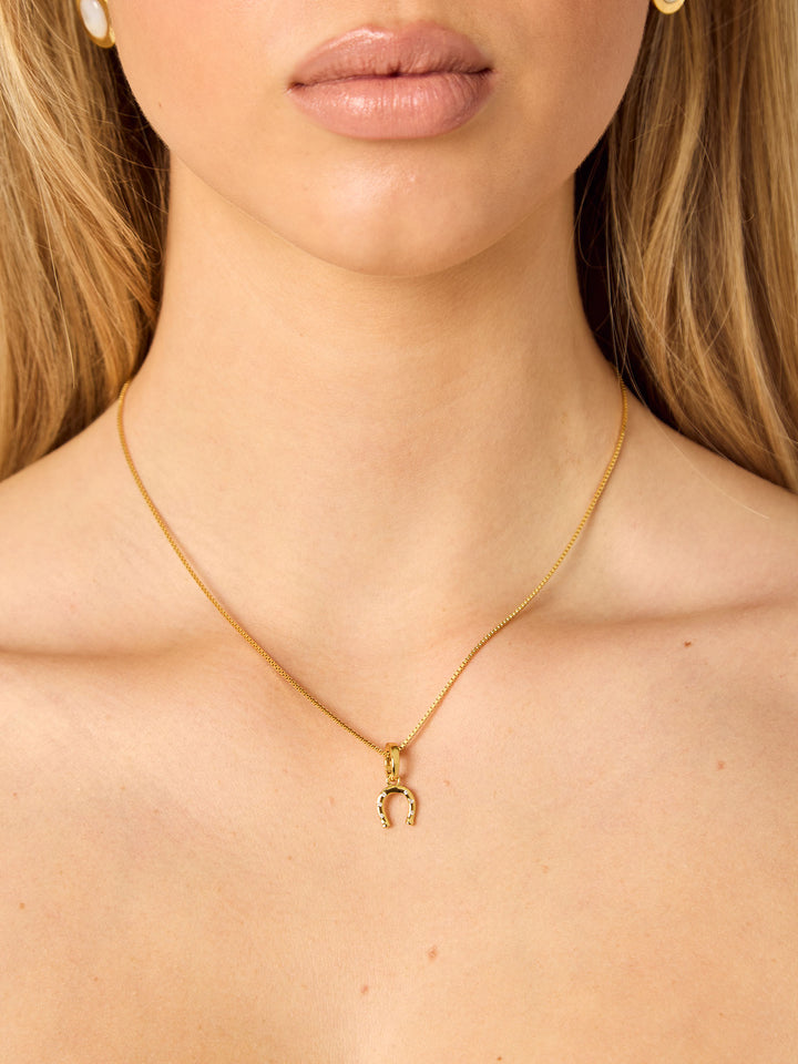 HORSESHOE - Charm • Color: 18K Yellow Gold