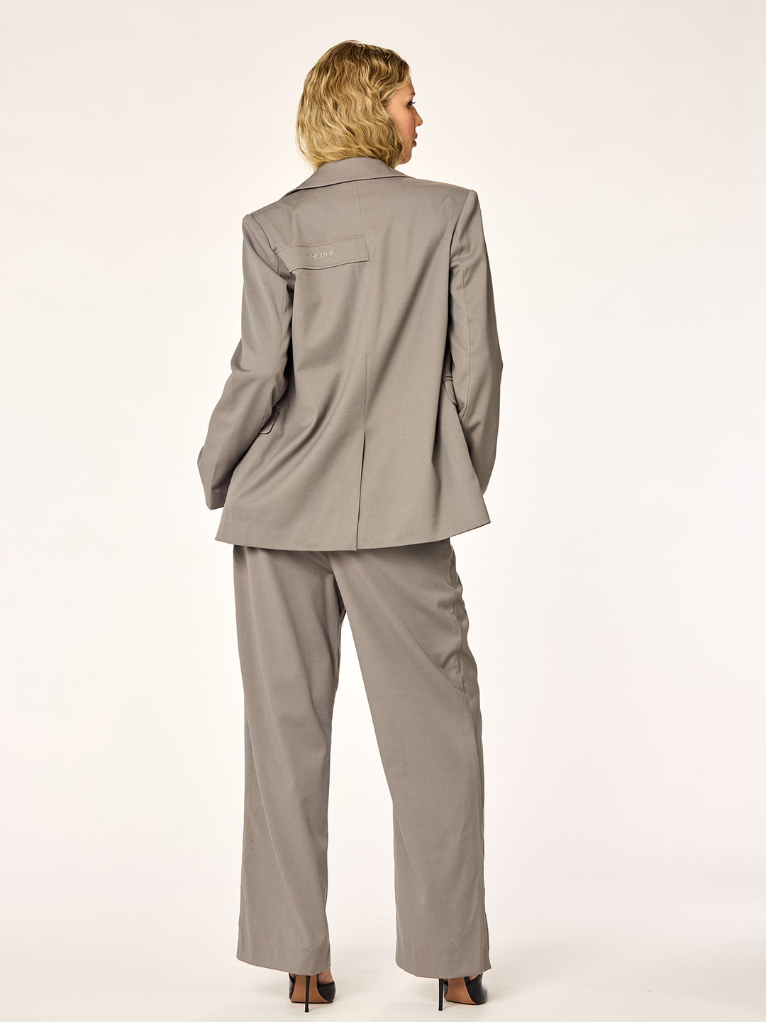 SET BLAZING OVERSIZED BLAZER AND SUIT PANTS • Grey