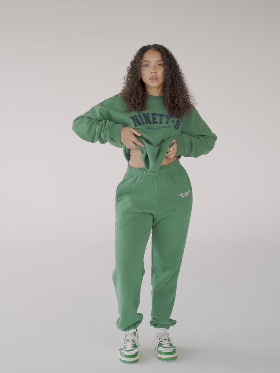 SET - ESSENTIALS - COLLEGE SWEATER AND SWEATPANTS • FOREST GREEN