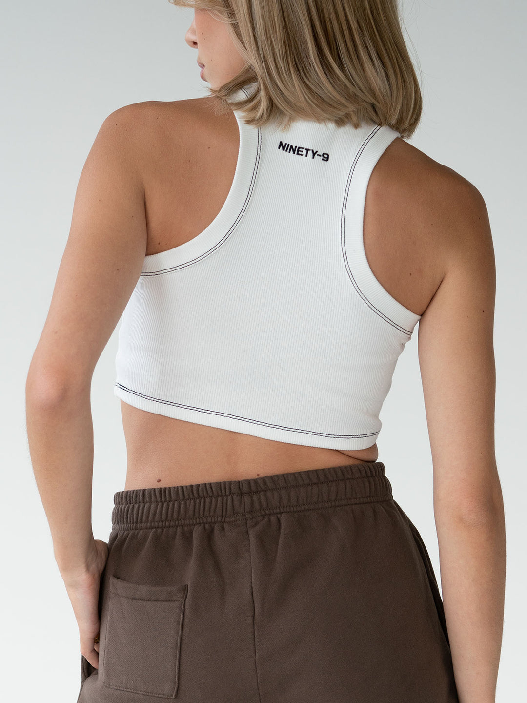 CONTRAST - Ribbed Cropped Top • White