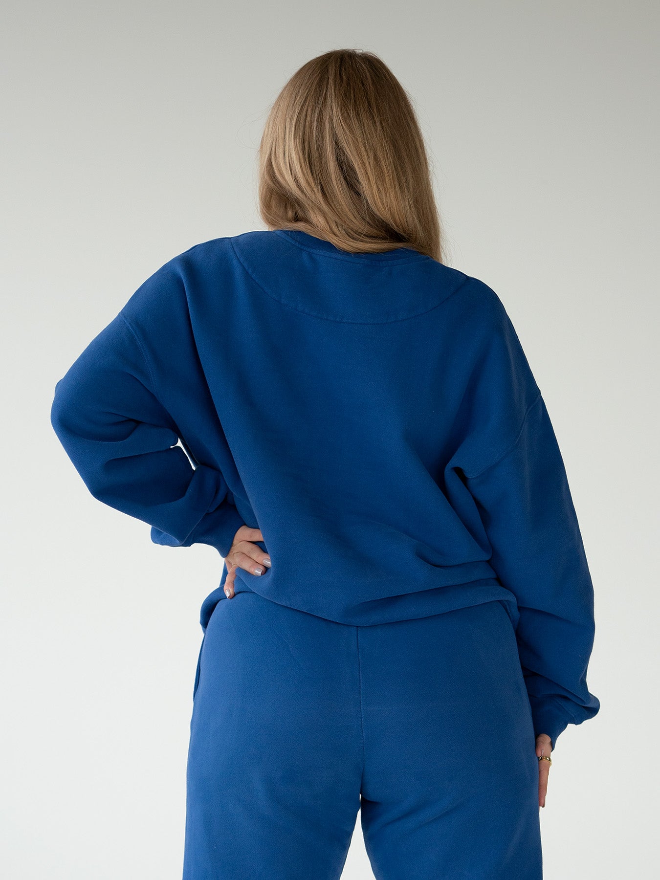 SET ESSENTIALS SWEATSHIRT AND SWEATPANTS CLASSIC BLUE