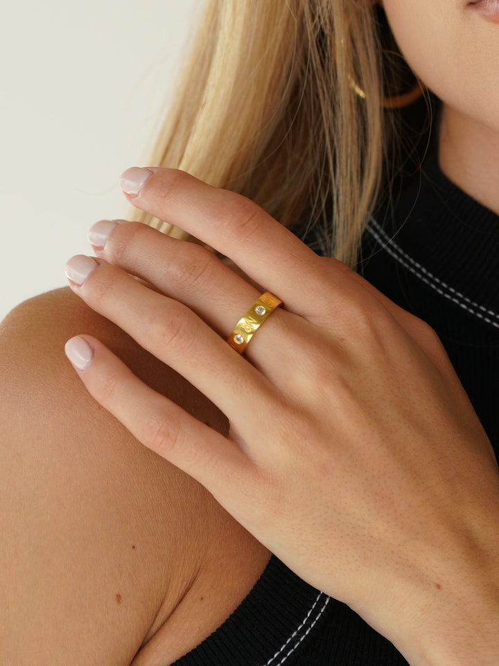 ELEGANCE WIDE - Ring • Color: 18K Yellow Gold