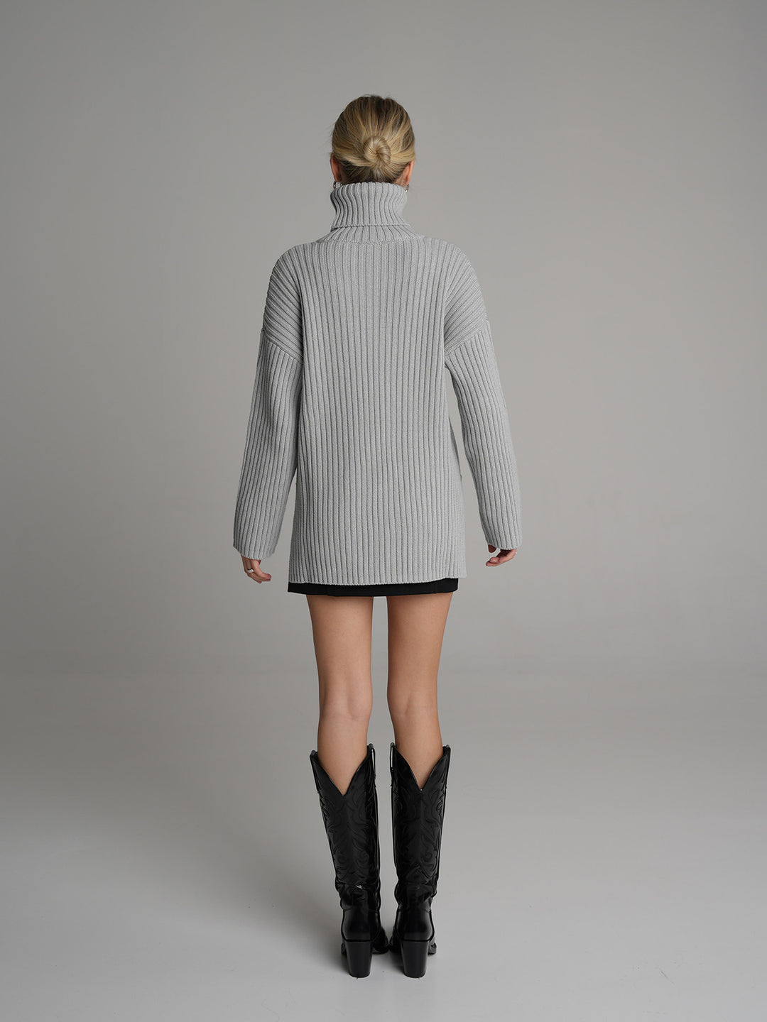 KNITTED - Rollneck Sweater • Fog