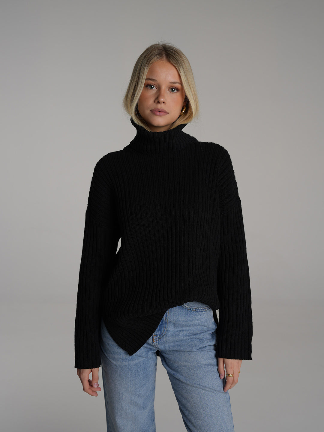 KNITTED - Rollneck Sweater • Shadow