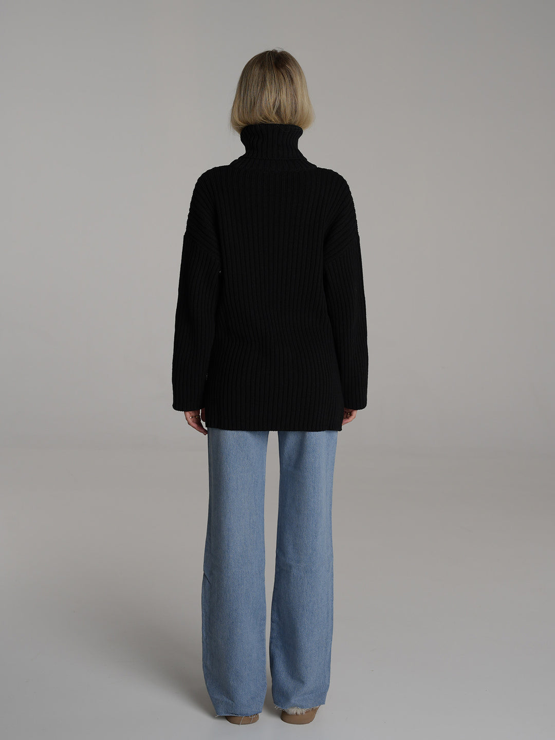 KNITTED - Rollneck Sweater • Shadow